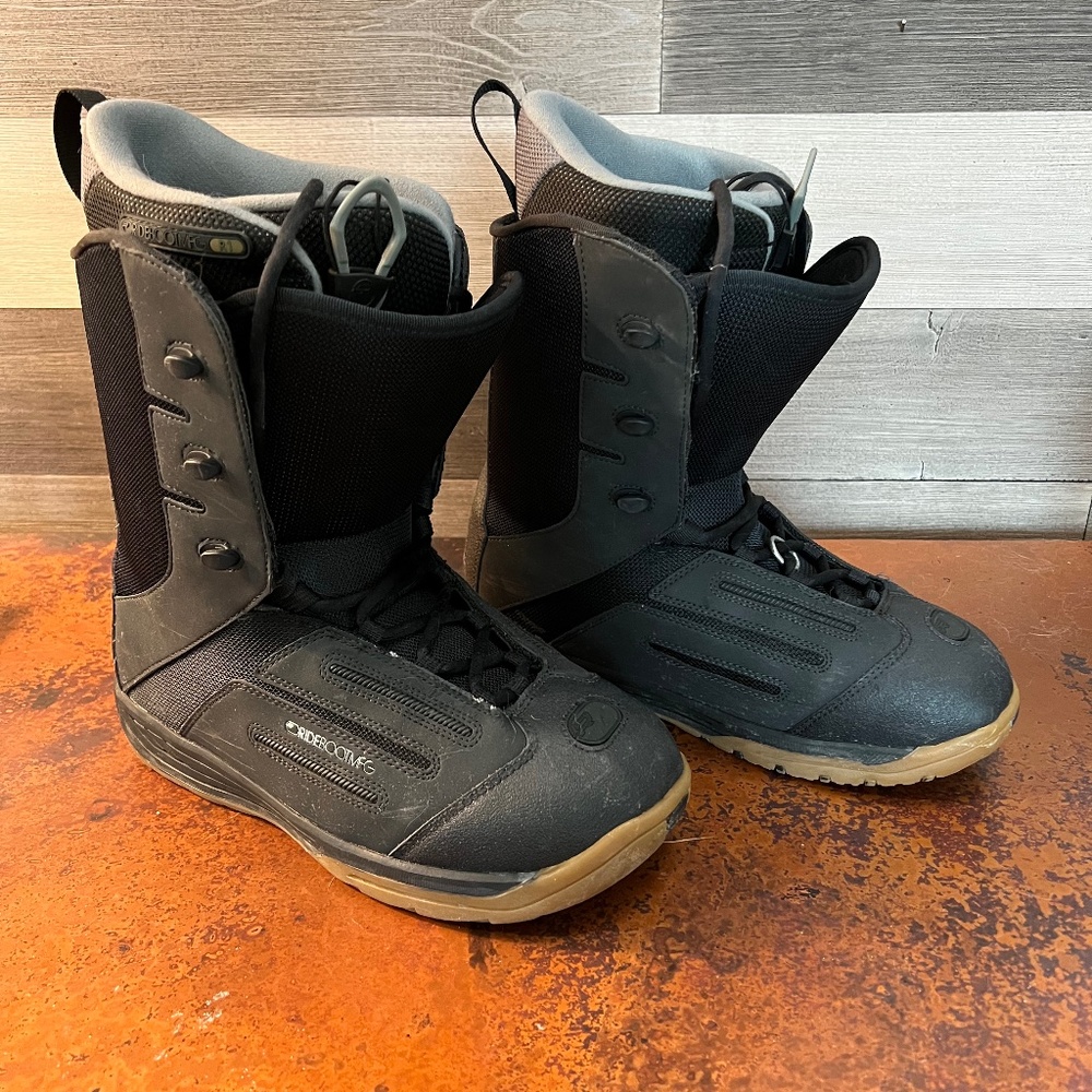 Men’s Ride snowboard boots size 10!